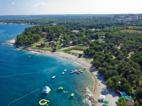 Happy Camp Mobile Homes in Brioni Sunny Camping